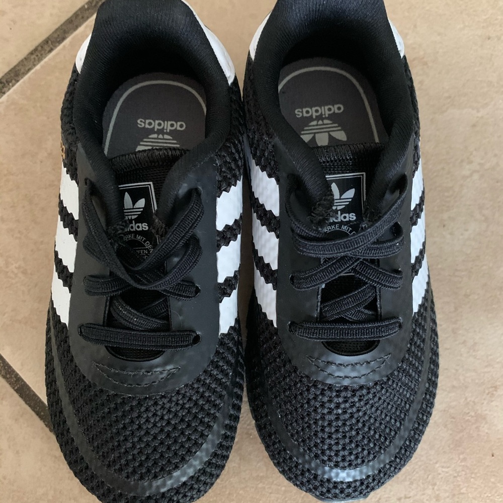 Adidas - Picture 2 of 3